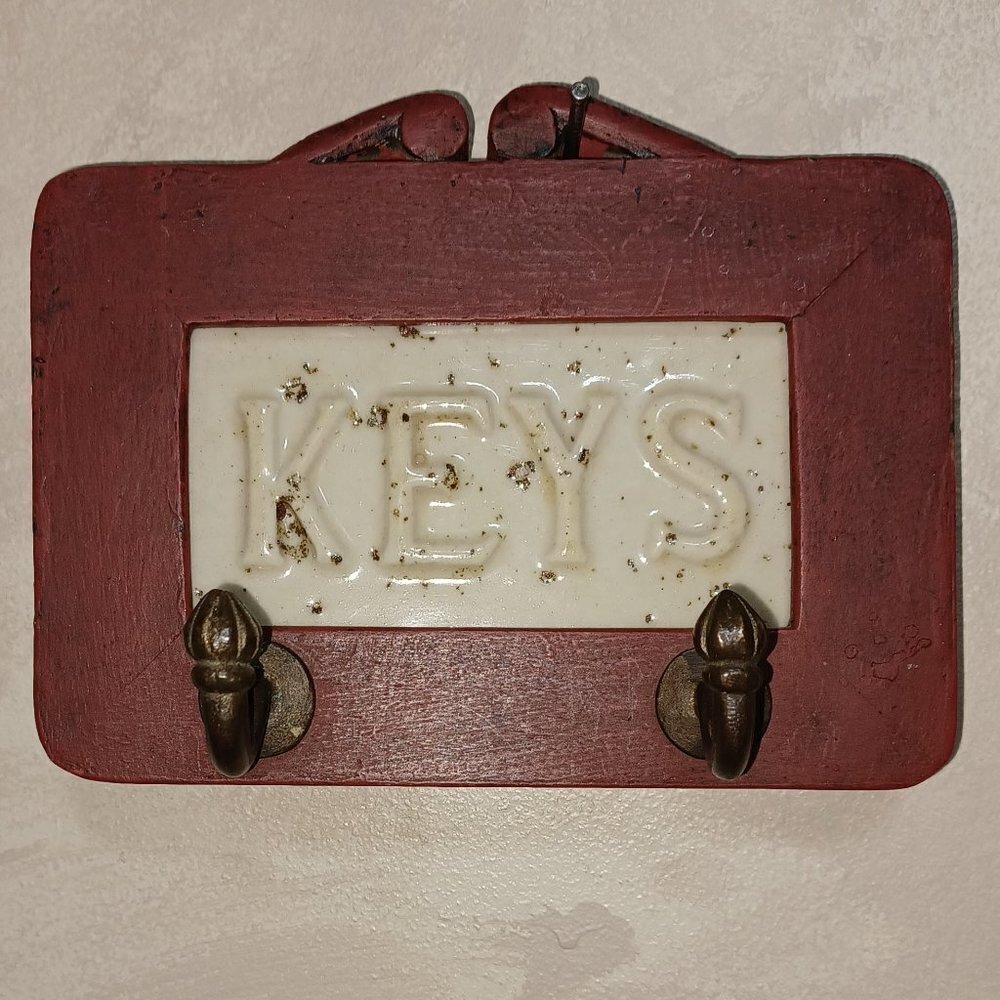 WALL MOUNT KEY HOOK ANTIQUE 6X6